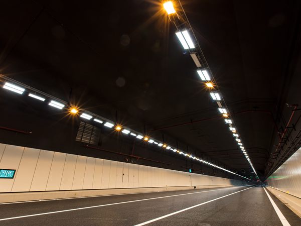 港珠澳大桥隧道灯