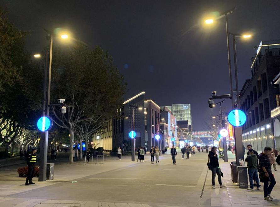智慧路灯,点亮城市管理,LED路灯,智能灯杆