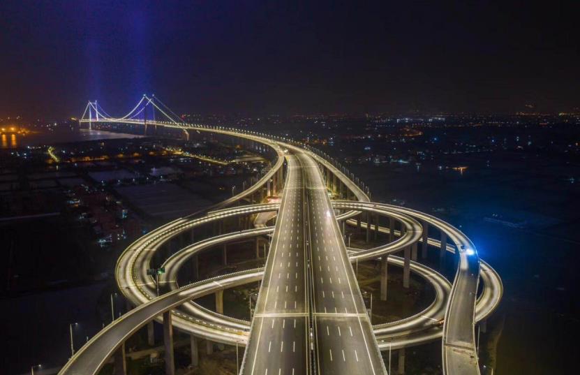 智慧路灯,道路照明,LED路灯,助力城市,多维场景升级