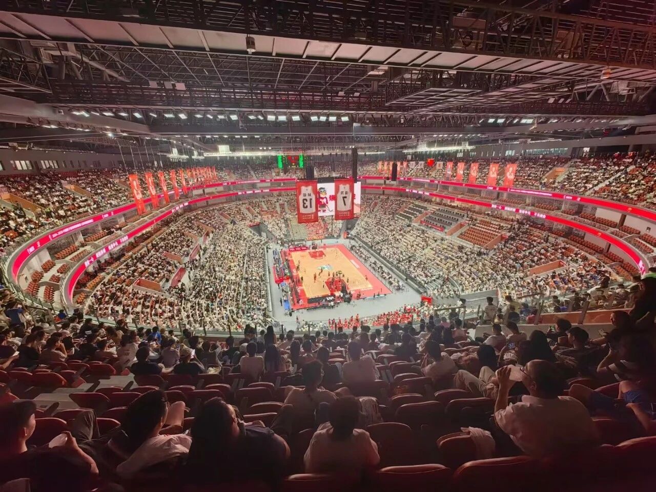 三思,科技赋能,十五运,深圳体育中心,全球首创,多功能,转换,显示系统,揭密