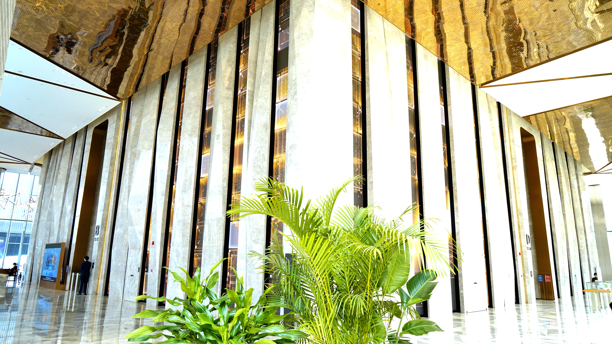 三思,全场景,高端,显示方案,落地,张江,科学之门,点亮科创地标新名片