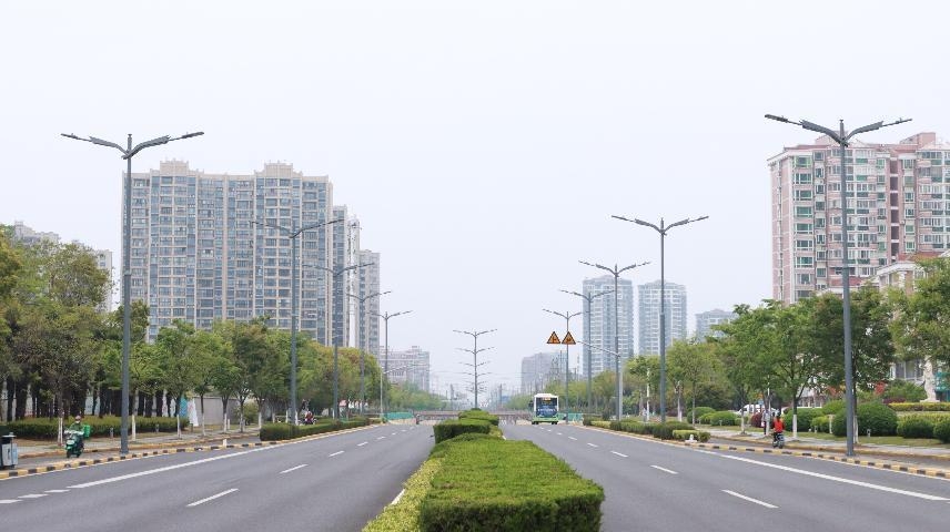 从“杆件林立”到“井然有序”,合杆整治,如何重塑,城市道路空间,品质