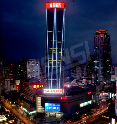 南京新百主楼顶部LED显示幕工程室外全彩模条屏
