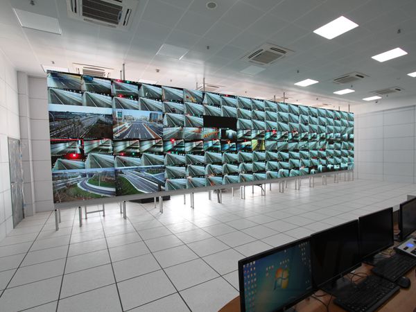 上海虹梅南路隧道监控中心led室内全彩显示屏