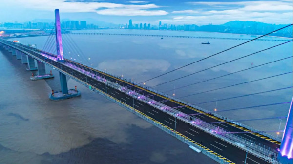 三思案例：港珠澳大桥LED照明工程及情报板
