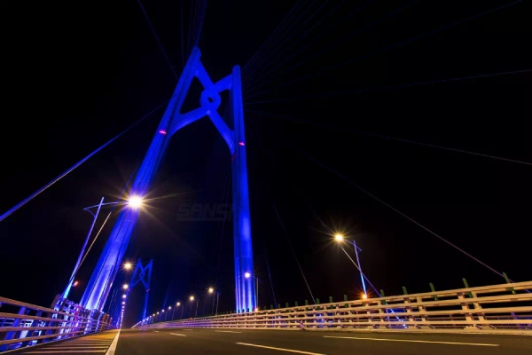 LED照明标杆项目：港珠澳大桥