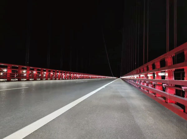 金安金沙江大桥低位照明效果
