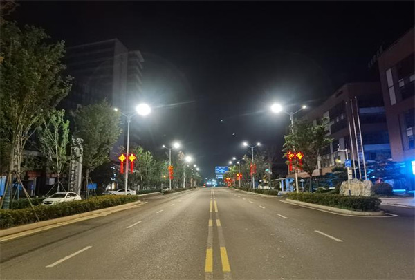 三思助力城阳区主城区路灯节能改造工程